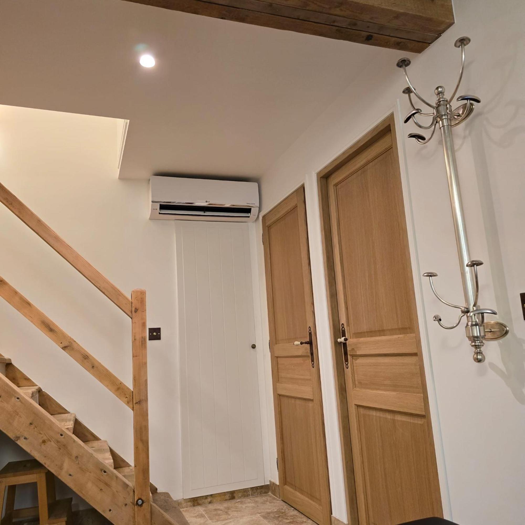 Le Cottage Maisonnette Dans Corps De Ferme Ollainville Extérieur photo